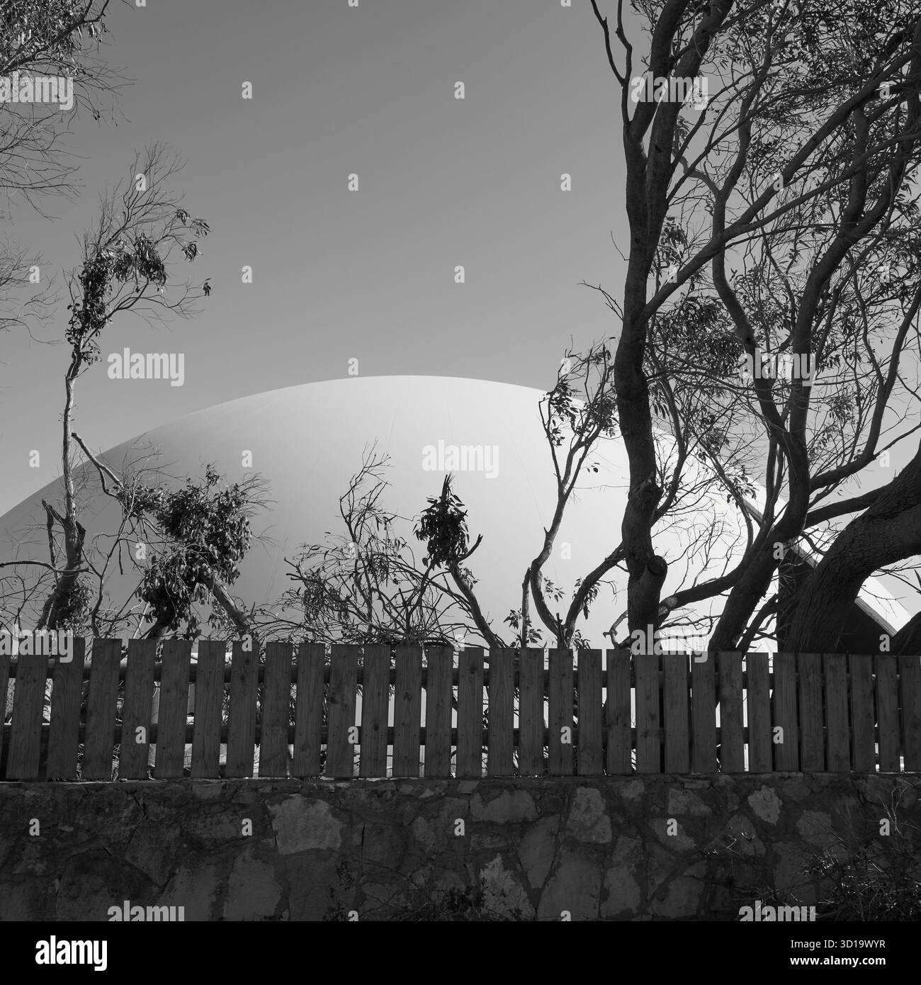 Le bâtiment de la Cité des Arts et de la culture à Essaouira, au Maroc, conçu à titre posthume par Oscar Niemeyer et actuellement en construction. Banque D'Images