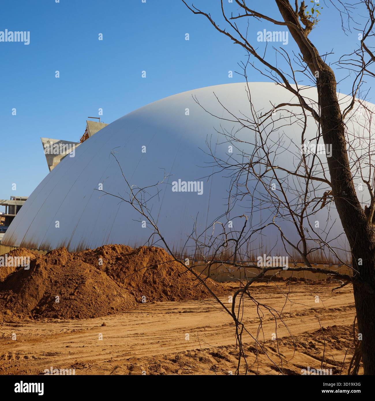 Le bâtiment de la Cité des Arts et de la culture à Essaouira, au Maroc, conçu à titre posthume par Oscar Niemeyer et actuellement en construction. Banque D'Images