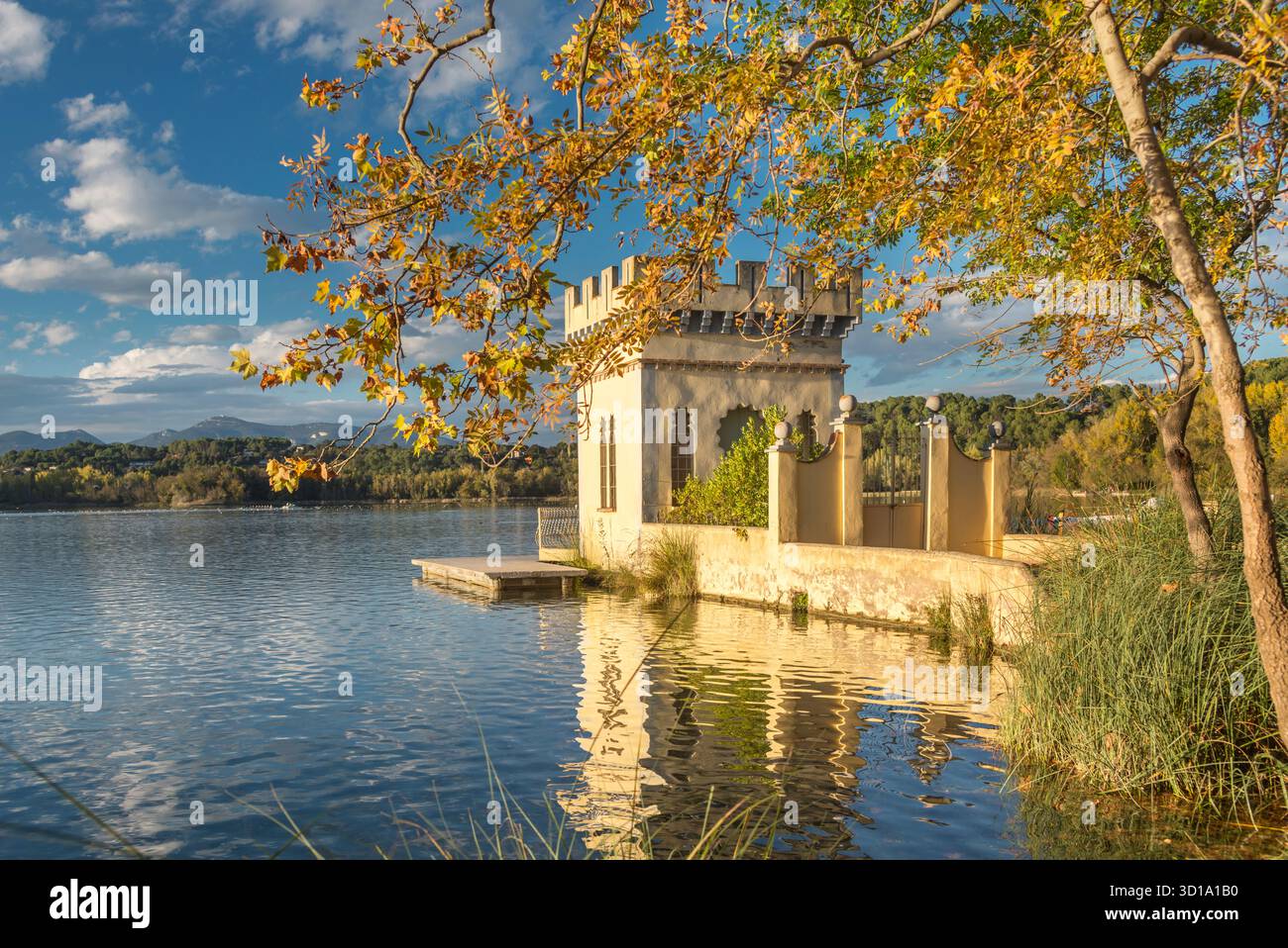 PESQUERA LA CARPA D’OR BOATHOUSE LAC DE BANYOLES PLA DE L’ESTANY GIRONA PROVINCE CATALOGNE ESPAGNE Banque D'Images