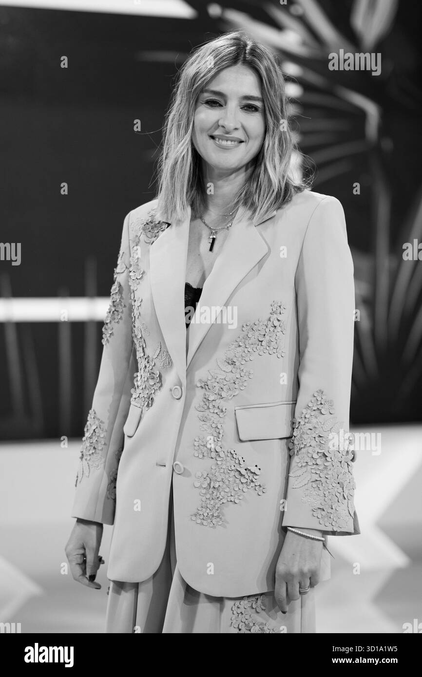 Madrid, Espagne. 27 octobre 2025. La présentatrice Sandra Barneda lors de la présentation d'une nouvelle saison de l'île des tentations à la plaque Mediaser à Madrid, le 27 octobre 2025, Espagne (photo par Oscar Gonzalez/Sipa USA) crédit : Sipa USA/Alamy Live News Banque D'Images