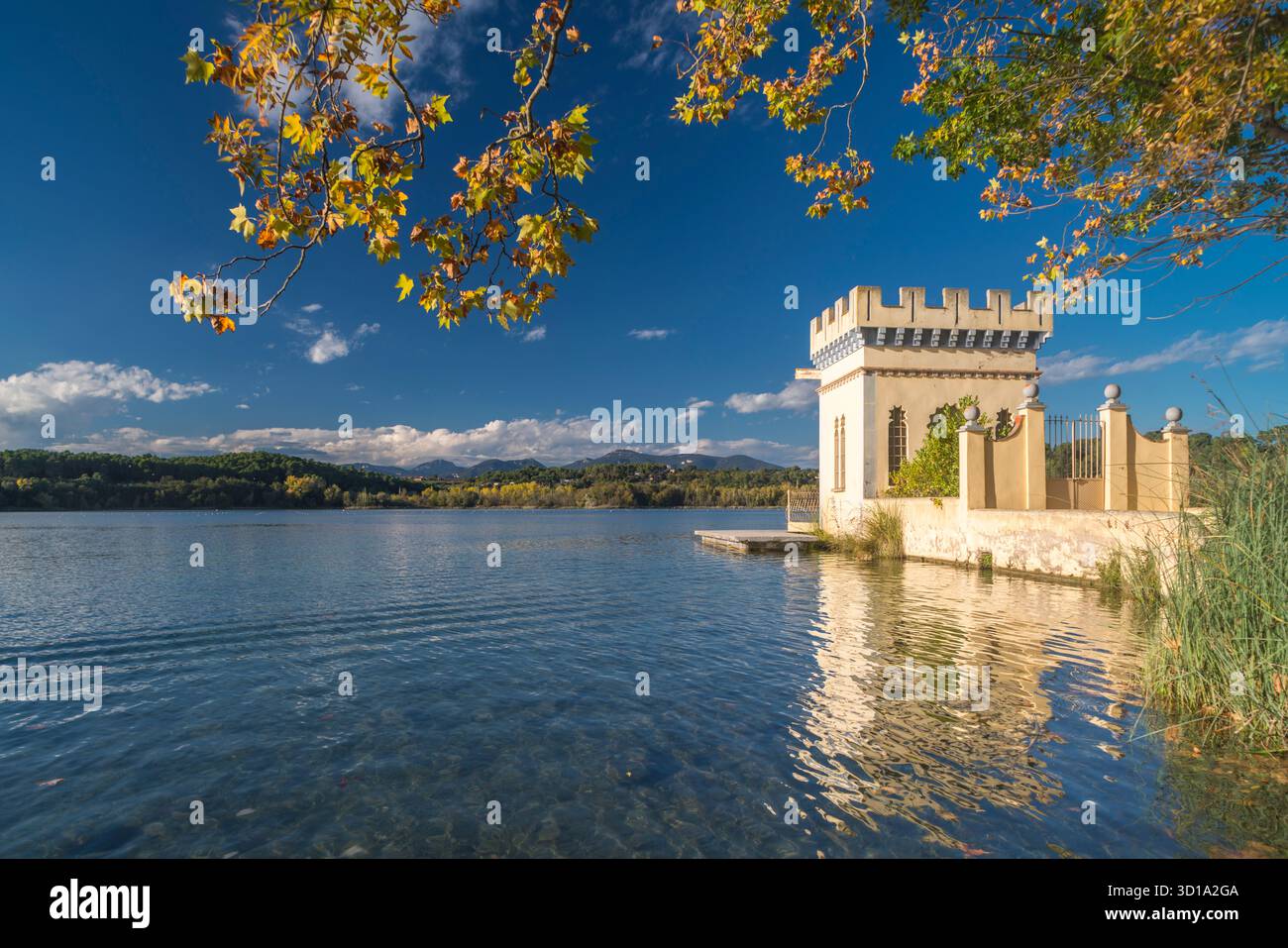 PESQUERA LA CARPA D’OR BOATHOUSE LAC DE BANYOLES PLA DE L’ESTANY GIRONA PROVINCE CATALOGNE ESPAGNE Banque D'Images