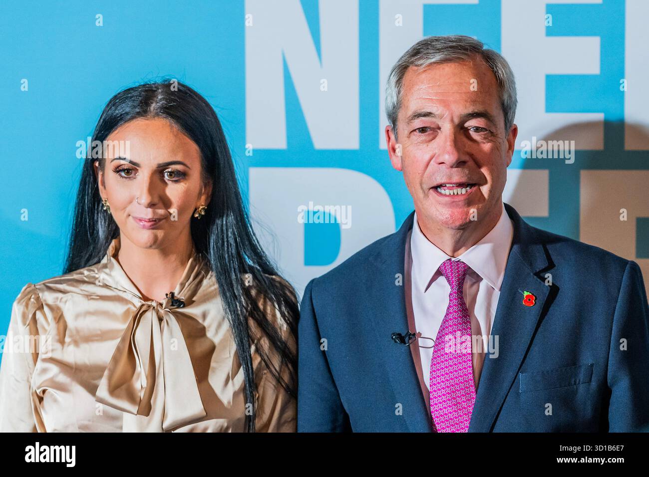 Londres, Royaume-Uni. 27 octobre 2025. Nigel Farage, députée et victime de gangs de grooming, de Barrow, Ellie-Ann Reynolds (qui a quitté l'enquête) ont dirigé (tous deux sur la photo) une conférence de presse du Parti réformiste sur une alternative à l'enquête de gangs de grooming à Westminster. Crédit : Guy Bell/Alamy Live News Banque D'Images