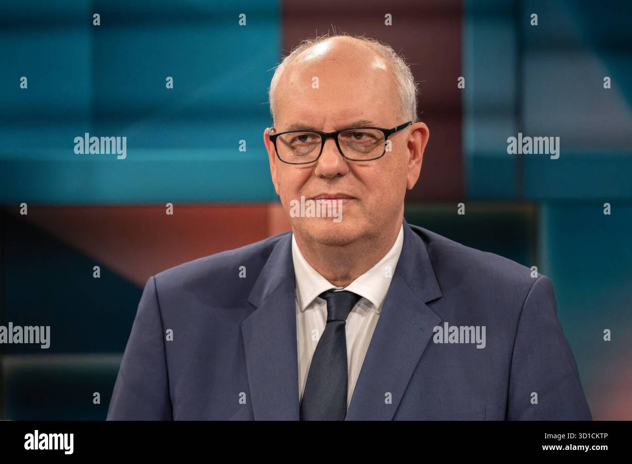 hart aber fair aus Köln am 27. Oktober 2025 Die Rente. IM Bild Andreas Bovenschulte SPD, Bürgermeister und Präsident des Senats der Freien Hansestadt Bremen. Die Rentenpläne der Bundesregierung stoßen auf den Widerstand der der Jungen Abgeordneten von CDU und CDU. Die Lasten zwischen Jung und alt seien zu Ungunsten der jüngeren Menschen ungerecht verteilt. Wie könnte diese Aufgabe gelöst werden Köln Nordrhein-Westfalen Deutschland *** foire hart aber de Cologne le 27 octobre 2025 pensions en photo Andreas Bovenschulte SPD , maire et président du Sénat de la ville hanséatique libre o Banque D'Images