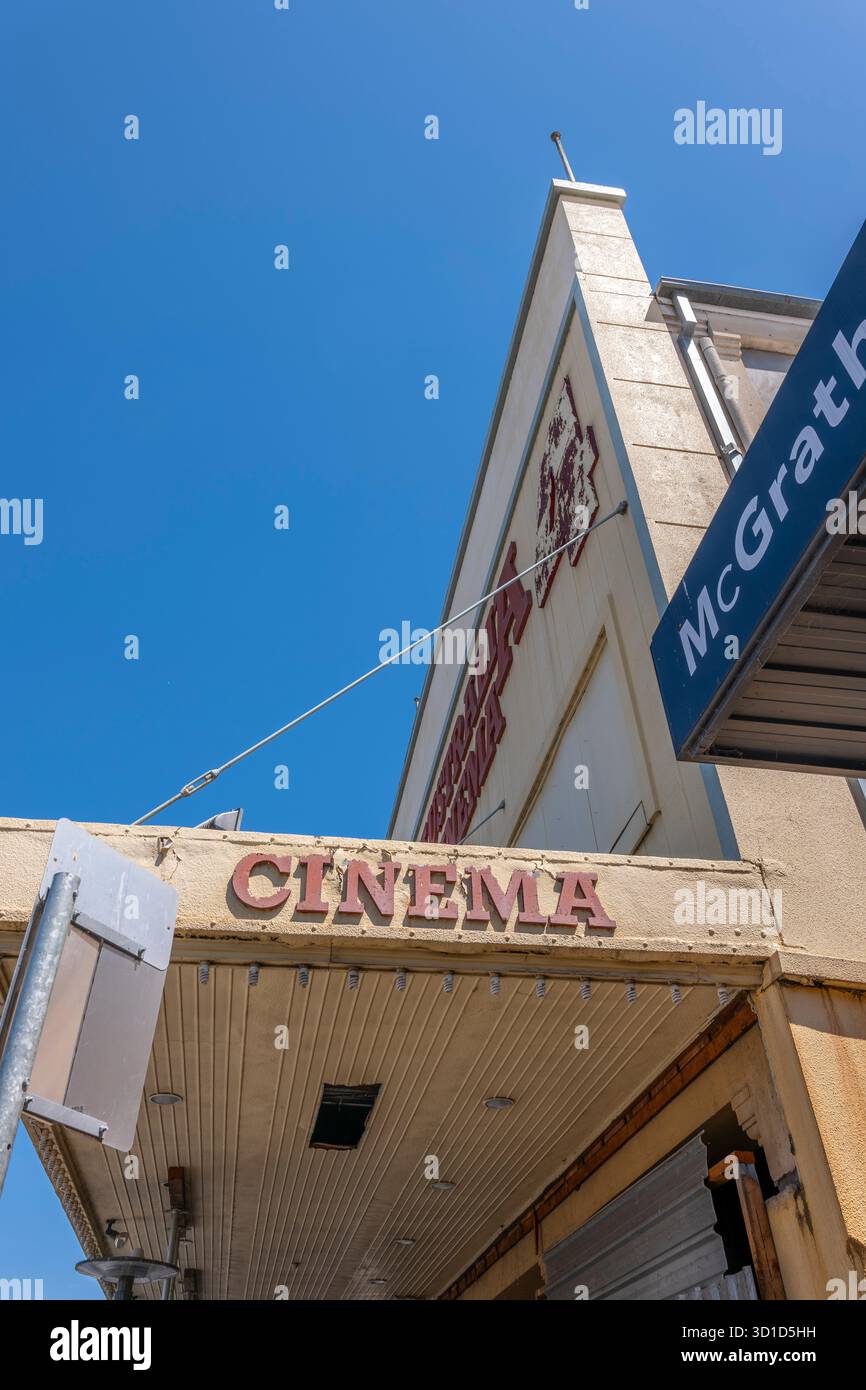 Un théâtre et plus tard un cinéma (1906) a été sur ce site à Orange Nouvelle-Galles du Sud, depuis 1886, il a finalement fermé avec 4 cinémas en 2009, une église, aujourd'hui abandonnée Banque D'Images