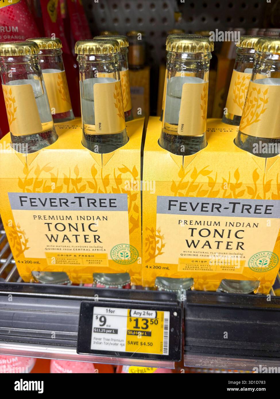 Fever Tree tonic Water, eau tonique indienne premium en paquets de 4 bouteilles à vendre dans un supermarché australien Banque D'Images