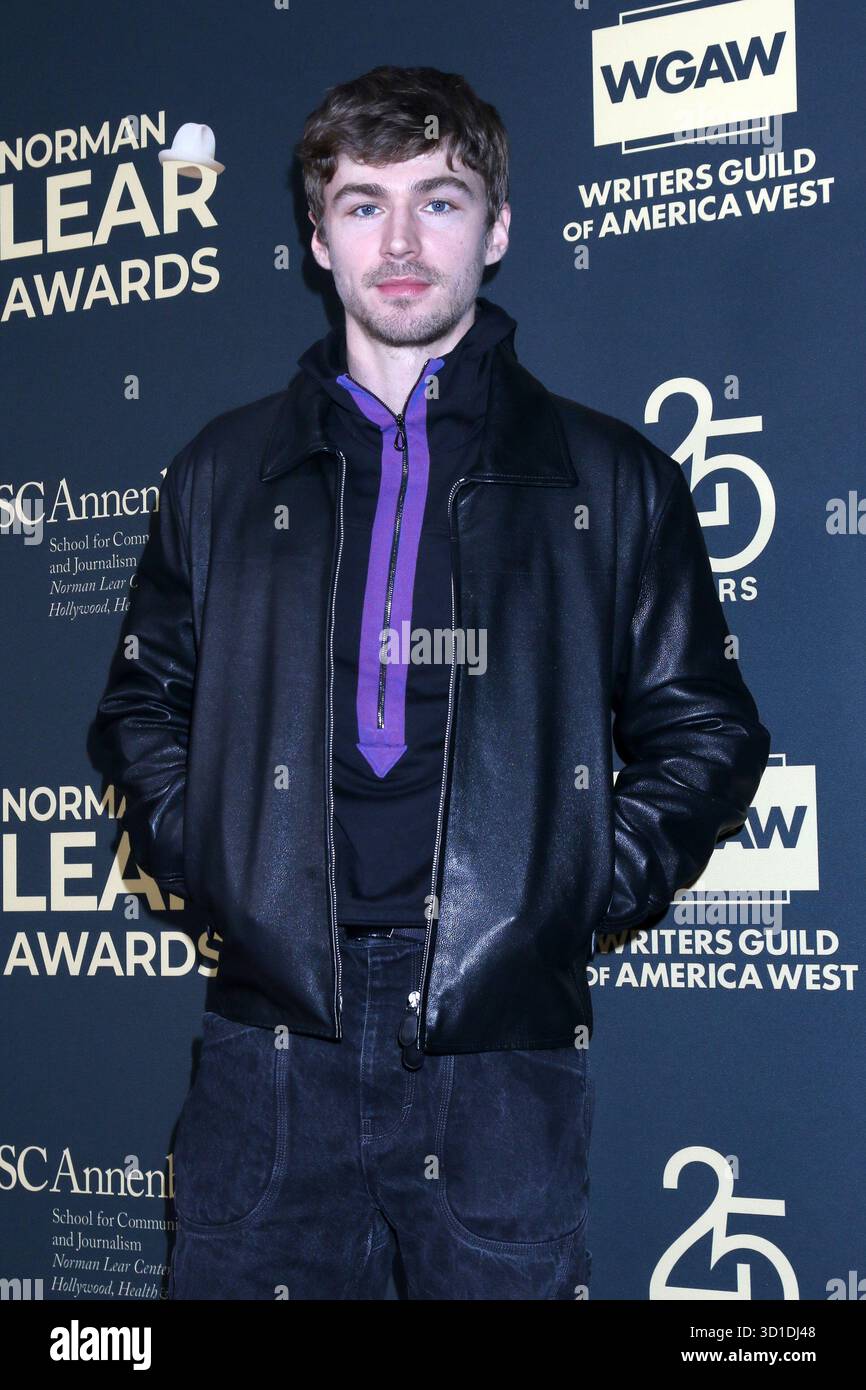 28 octobre 2025, Beverly Hills, CA, États-Unis : LOS ANGELES - OCT 27 : Miles Heizer aux Norman Lear Awards 2025 au Writers Guild of America Theater le 27 octobre 2025 à Beverly Hills, CA (crédit image : © Kay Blake/ZUMA Press Wire) USAGE ÉDITORIAL SEULEMENT ! Non destiné à UN USAGE commercial ! Banque D'Images