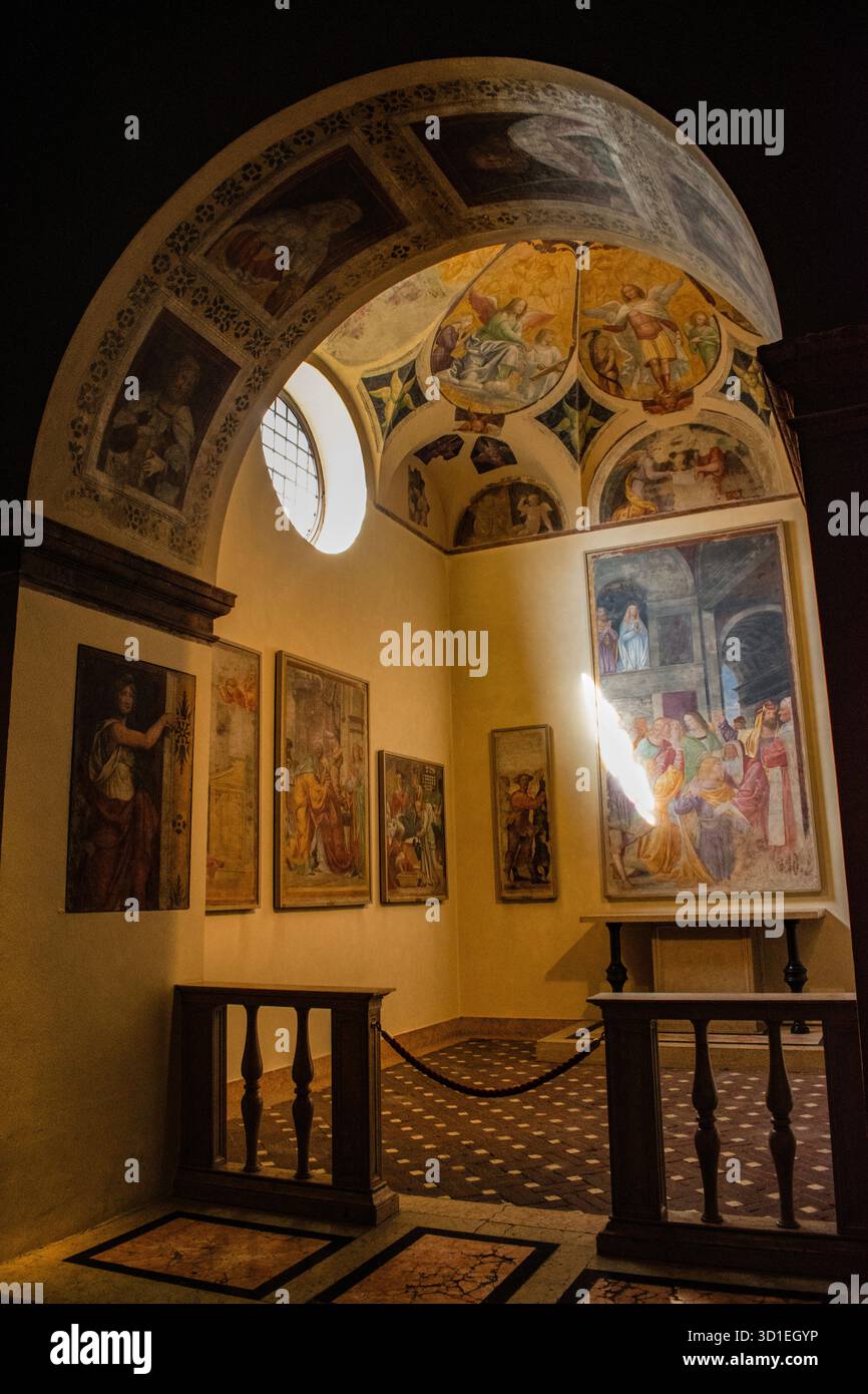 Milan, Italie : une des salles de la Pinacoteca di Brera (Galerie d'art de Brera), la principale galerie publique de la ville pour les peintures du XIIIe au XXe siècle Banque D'Images