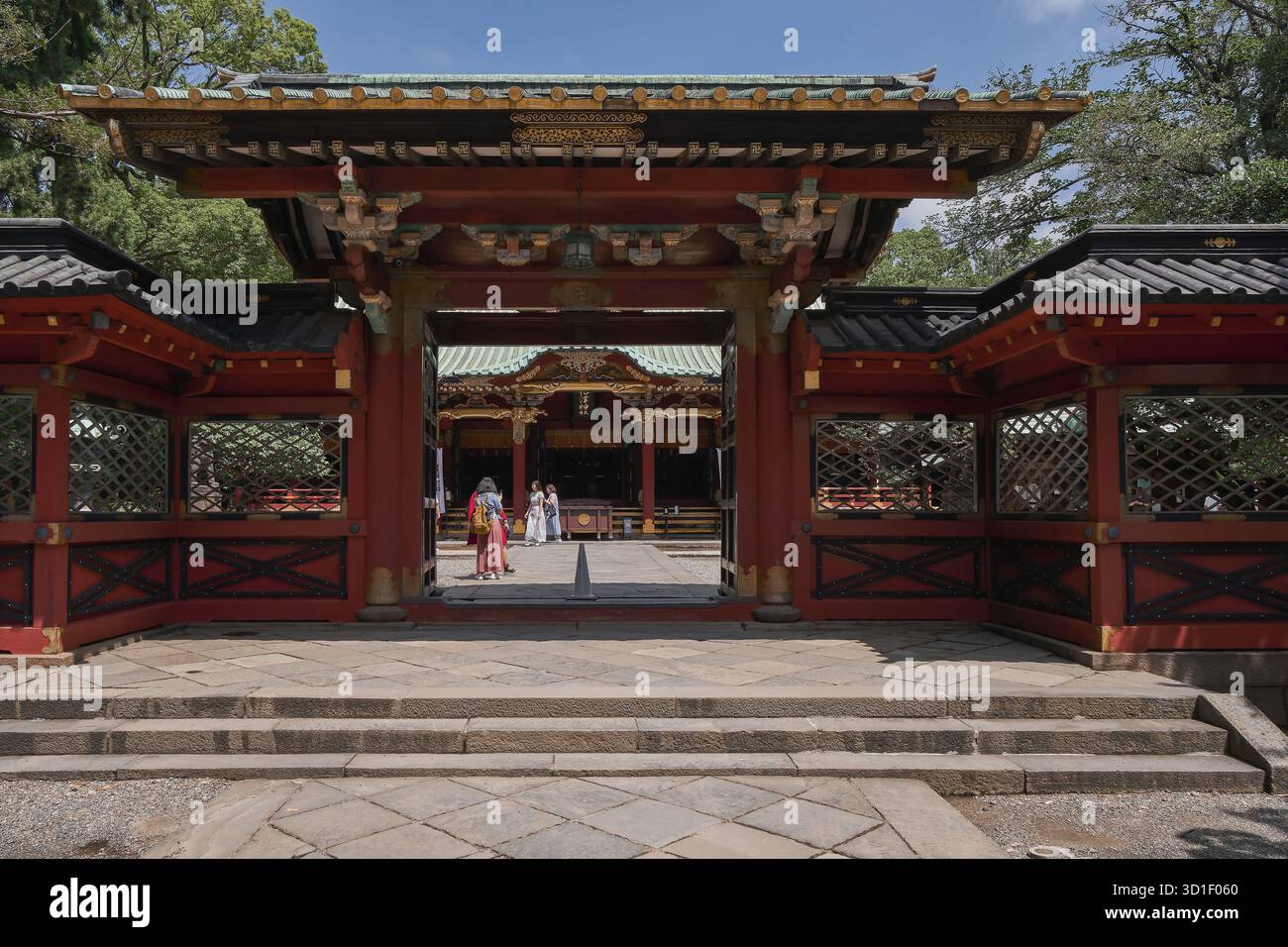 Le sanctuaire Vermilllion Nezu près du parc Ueno à Tokyo, au Japon Banque D'Images