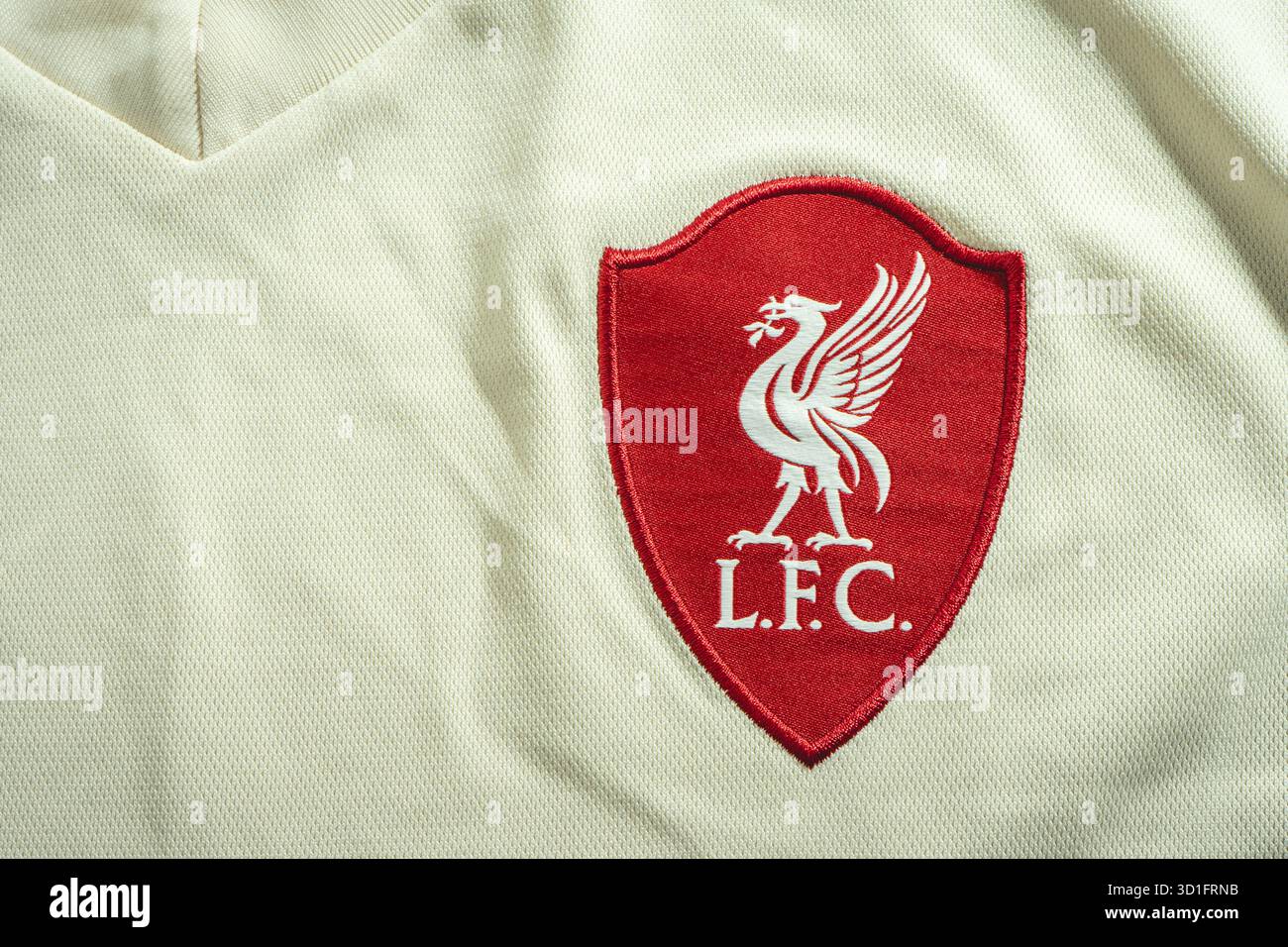 Gros plan d'un maillot extérieur Liverpool 2025/2026. 12 octobre 2025. Sao paulo, Brésil. Banque D'Images