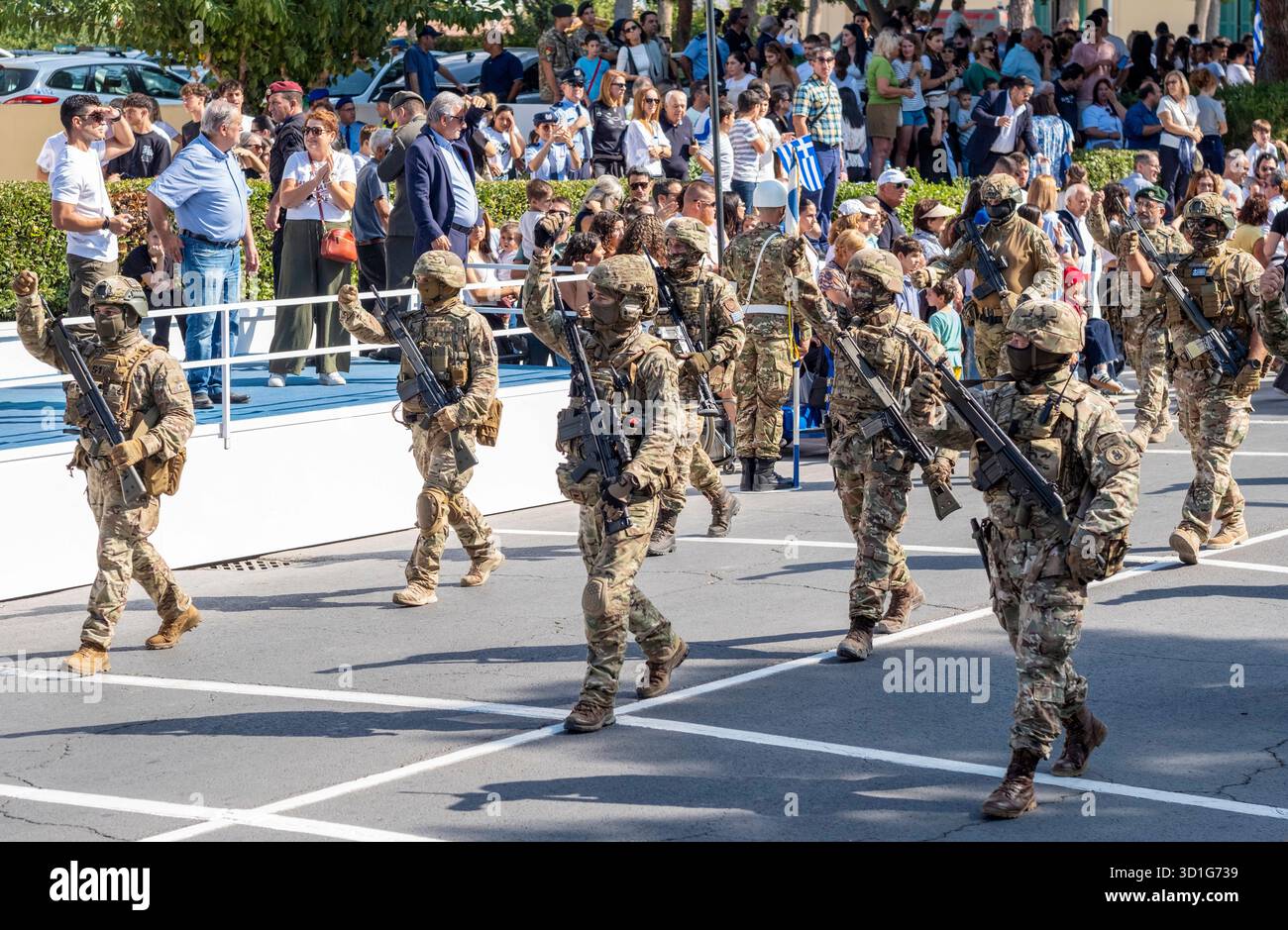 Paphos Chypre a célébré la « Journée Oxi », commémorant le rejet par la Grèce de la demande des forces de l’axe d’entrer sur son territoire le 28 octobre 1940, pendant la seconde Guerre mondiale. Banque D'Images