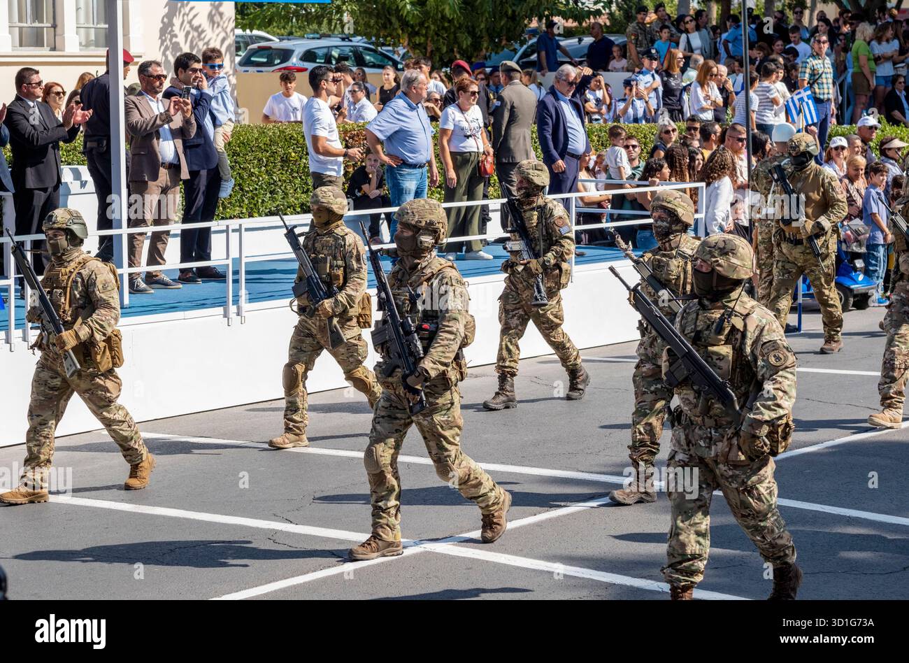 Paphos Chypre a célébré la « Journée Oxi », commémorant le rejet par la Grèce de la demande des forces de l’axe d’entrer sur son territoire le 28 octobre 1940, pendant la seconde Guerre mondiale. Banque D'Images