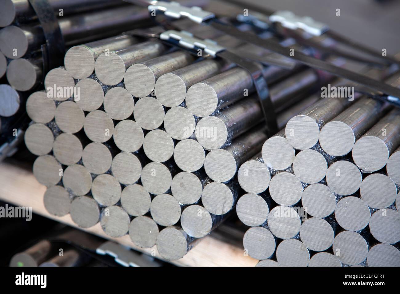 Paquets de barres métalliques coupées Banque D'Images