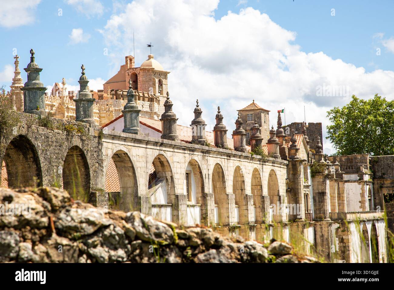 L'aqueduc du Couvent du Christ, également connu sous le nom d'aqueduc de Pegões, a été construit pour fournir de l'eau au Couvent du Christ à Tomar à partir de quatre sources Banque D'Images