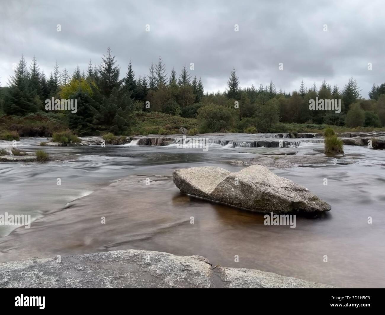 Cascade sur la rivière Dee, la route des Raiders, New Galloway, Galloway, Écosse Banque D'Images