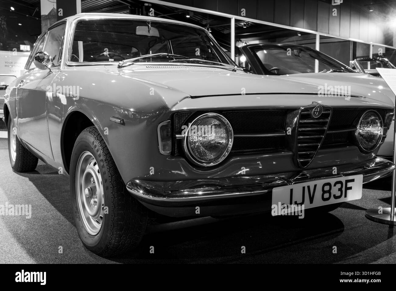 Sparkford.Somerset.United Kingdom.12 janvier 2025.une Alfa Romeo Giulia Sprint GT de 1967 est exposée au Haynes Motor Museum de Somerset Banque D'Images