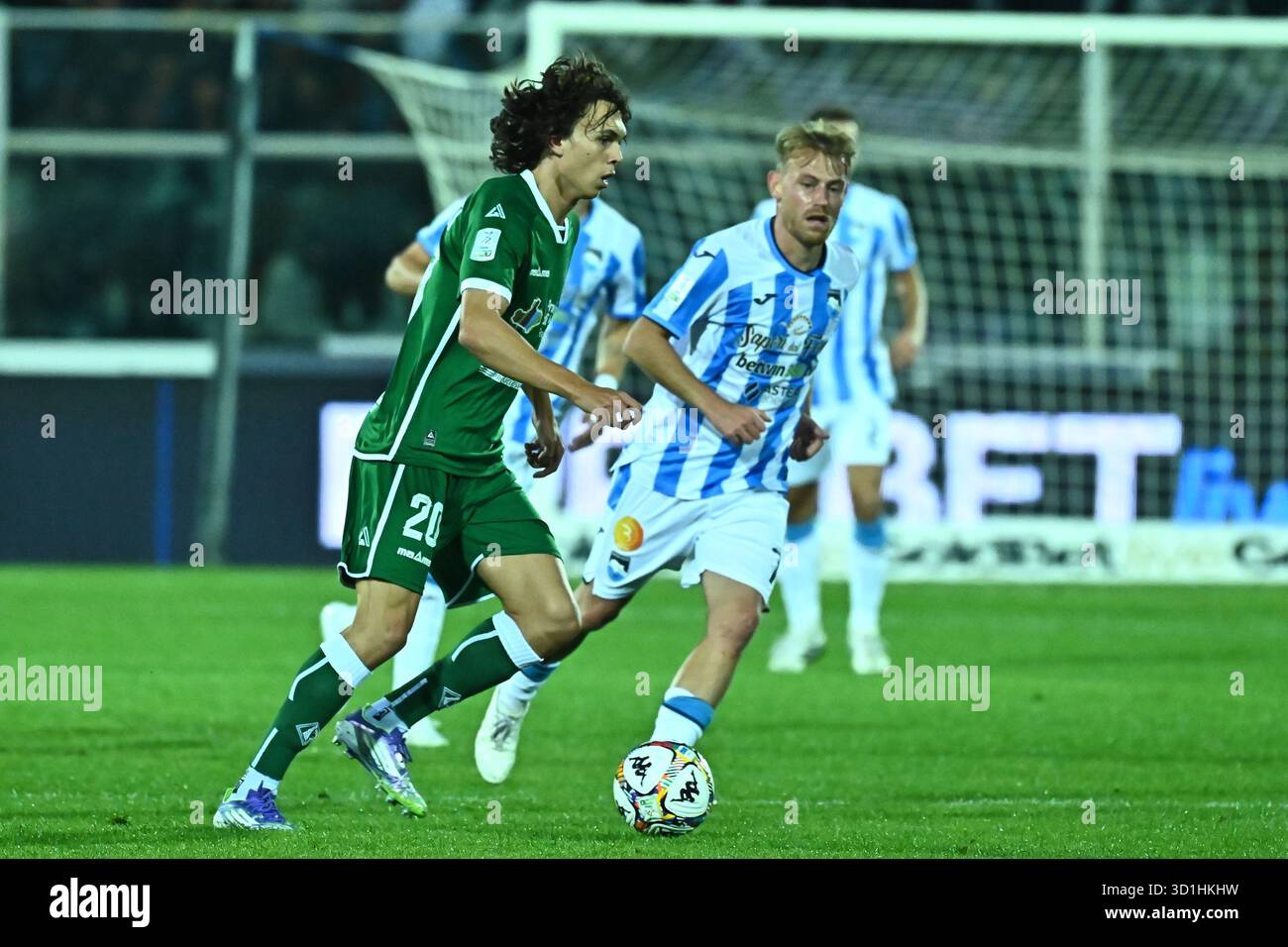 Pescara, Italie. 28 octobre 2025. Lors du match de Serie B BKT entre Pescara Calcio et l'US Avellino 1912 au Stadio Adriatico- Cornacchia le 28 octobre 2025 à Pescara, Italie. ( Credit : Andrea Iommarini/Alamy Live News Banque D'Images