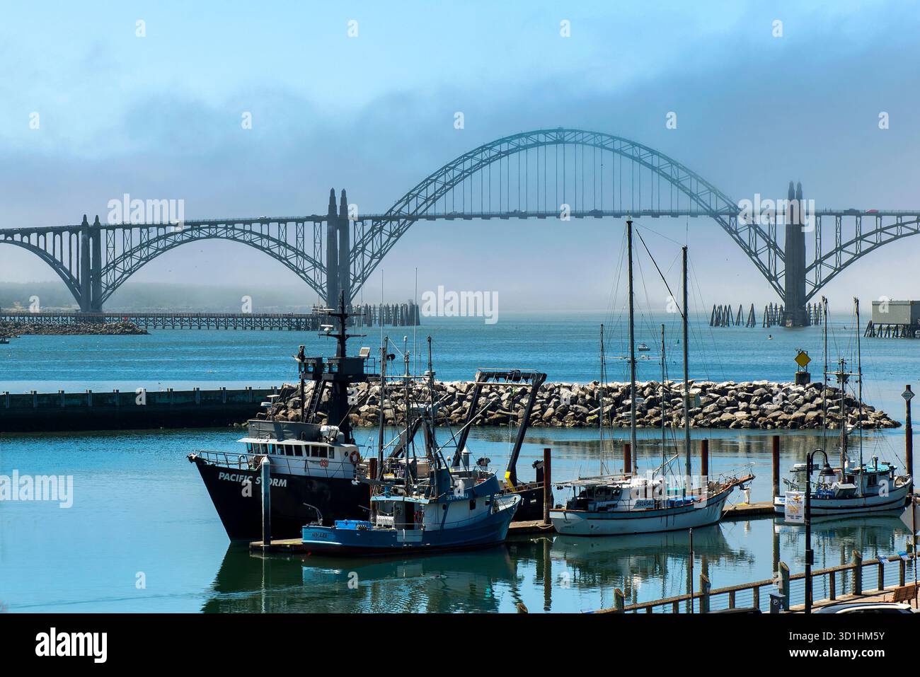 Front de mer et port à Yaquina Bay à Newport, Oregon Banque D'Images
