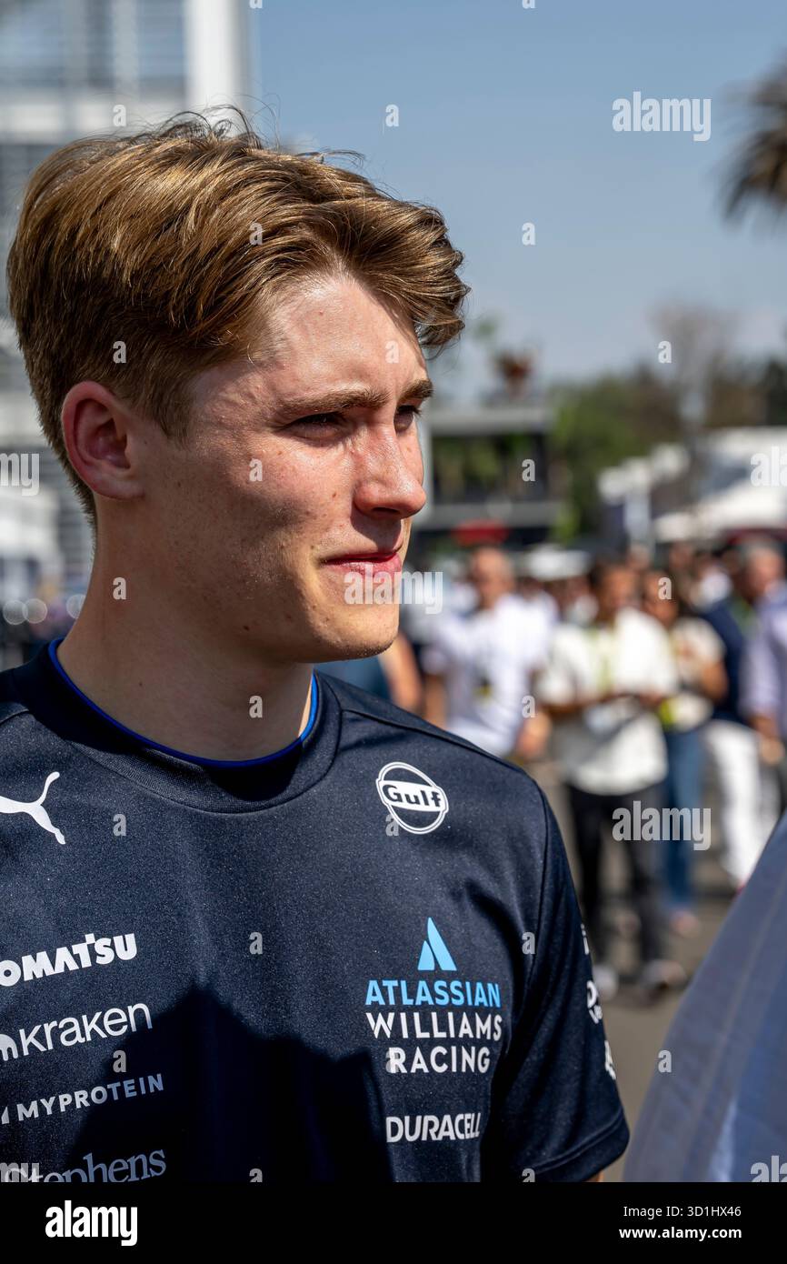 Mexico, Mexique, 25 2025, Luke Browning, pilote de développement de l'équipe Williams Racing participant aux qualifications du Grand Prix de Mexico 2025, qui se déroulent à Mexico, au Mexique. Crédit : Michael Potts/Alamy Live News Banque D'Images