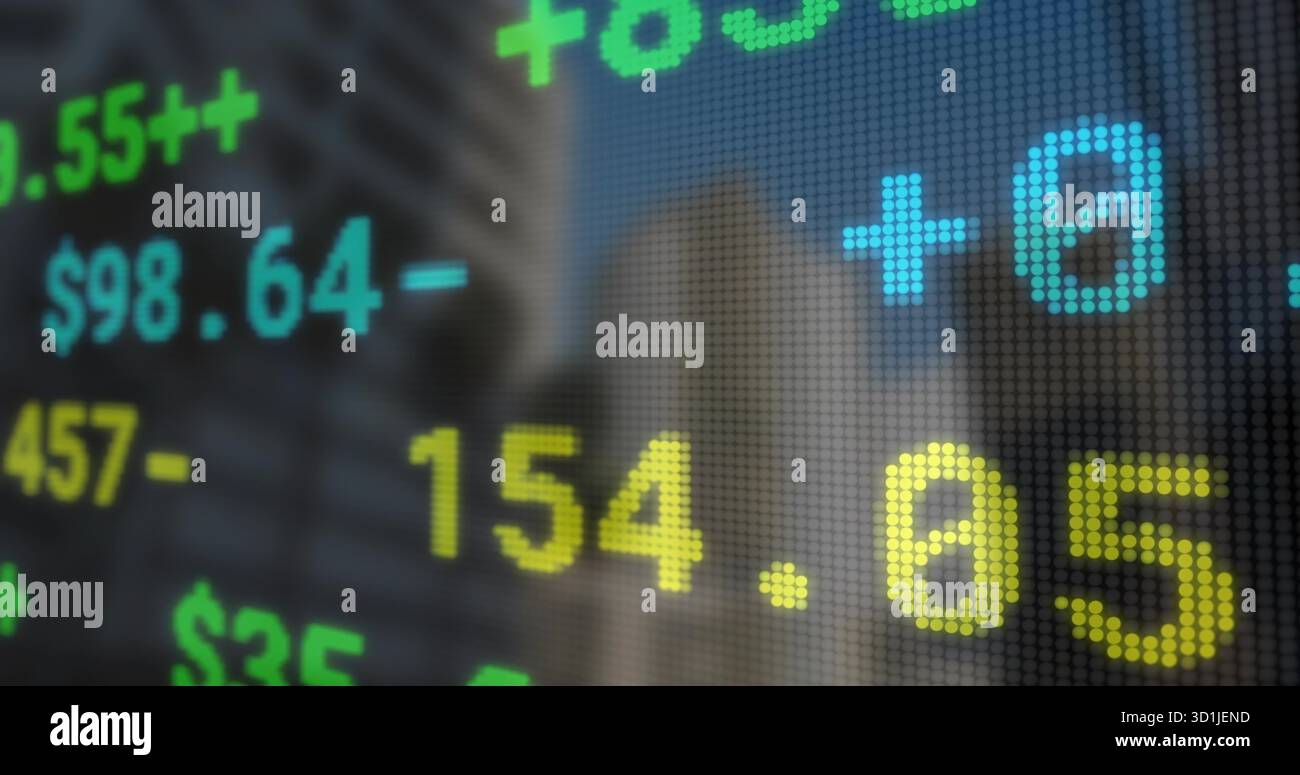 Affichage de ticker LED streaming signe dollar plus des symboles moins et grille de pixels dans le quartier financier Banque D'Images
