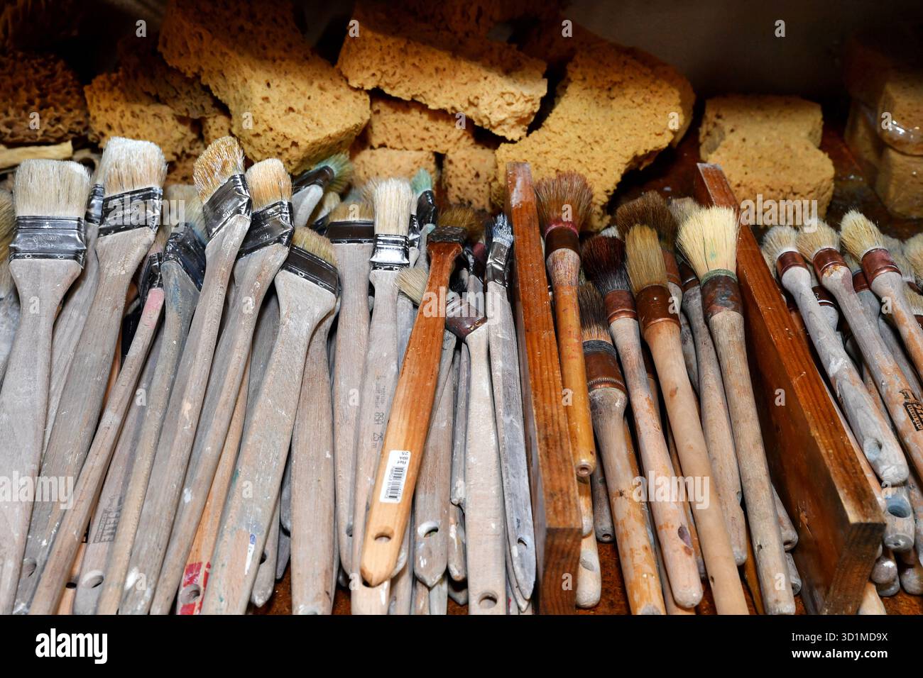 Pinceaux sur un chantier - France Banque D'Images