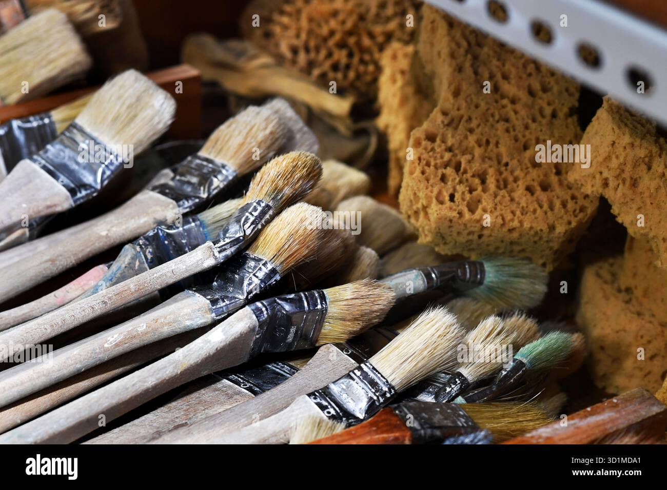 Pinceaux sur un chantier - France Banque D'Images