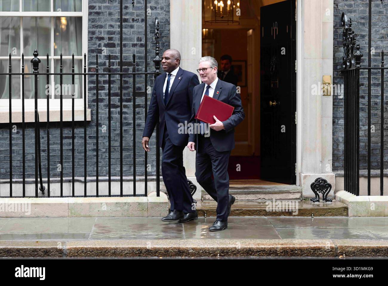 Londres, Royaume-Uni, 29 octobre 2025, le premier ministre britannique Keir Starmer quitte le 10 Downing Street pour les chambres du Parlement. Crédit : Ian Bozic / Alamy Live News Banque D'Images