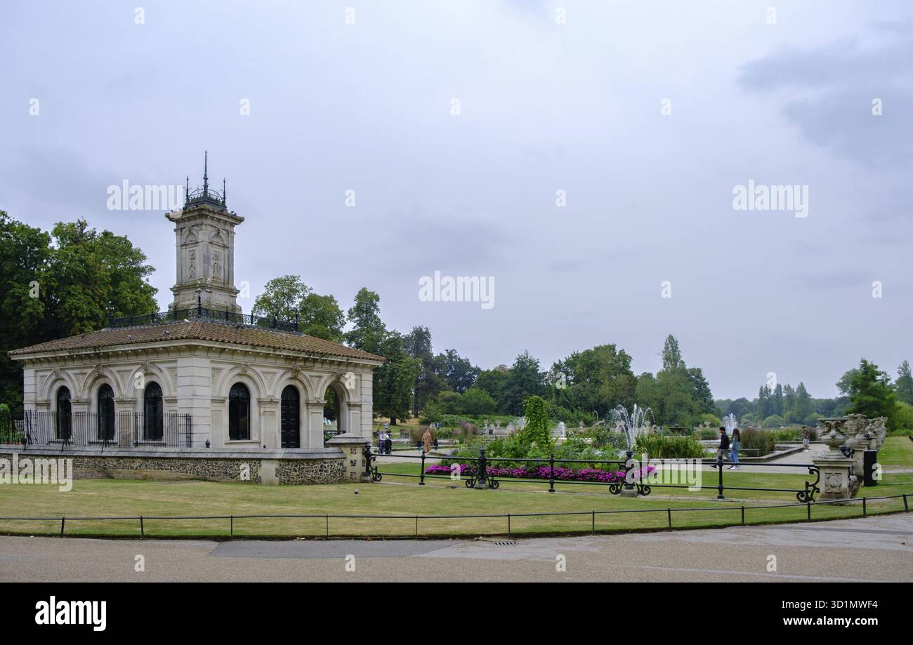 Londres, Angleterre - 19 août 2024 : magnifique Hyde Park à Londres, Angleterre, Royaume-Uni dans les jardins italiens Banque D'Images