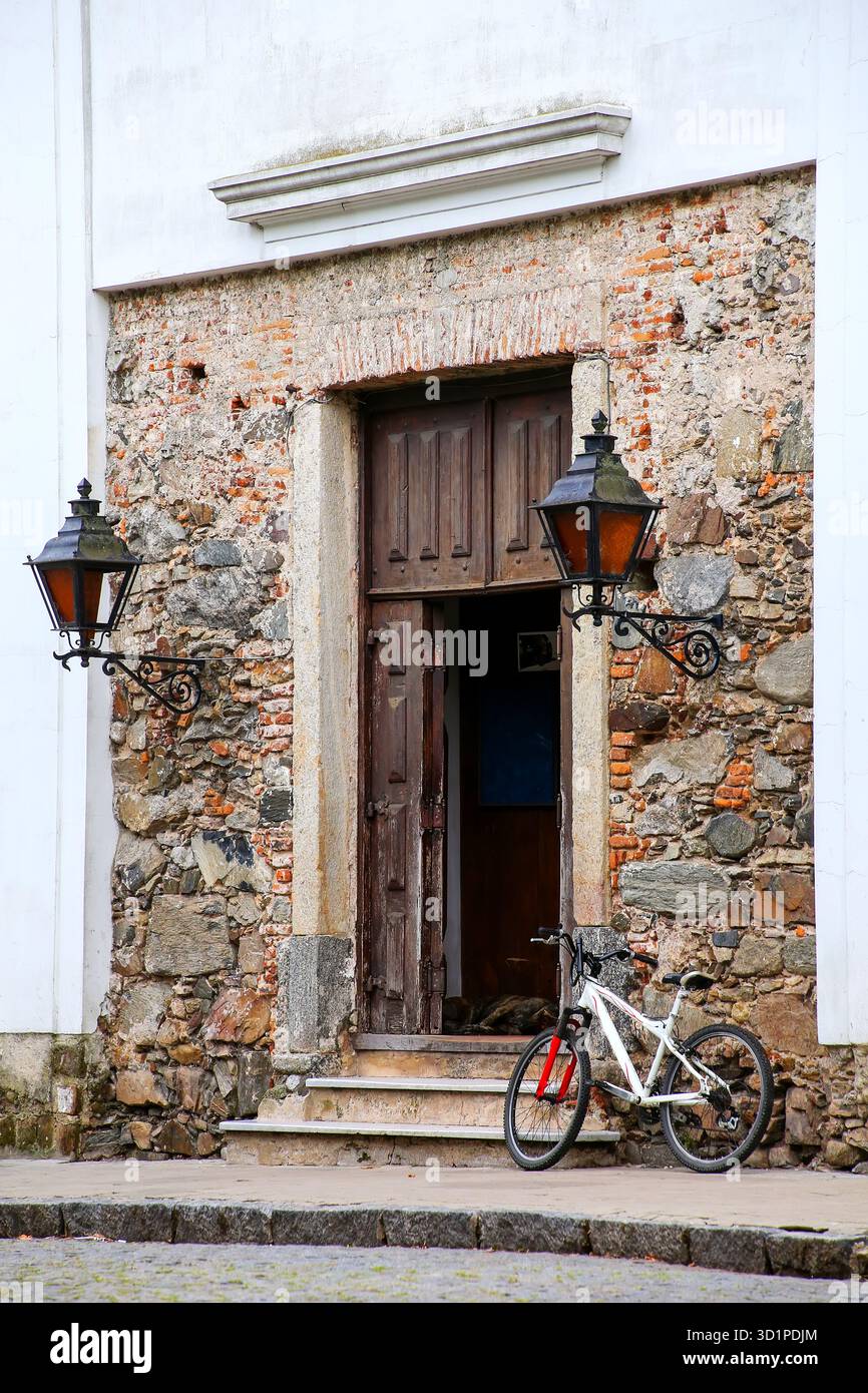 Porte de la basilique du Saint-Sacrement à Colonia del Sacramento, Uruguay Banque D'Images
