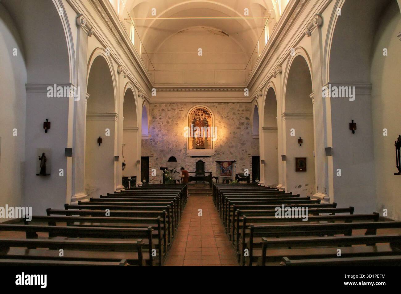 Intérieur de la basilique du Saint-Sacrement à Colonia del Sacramento, Uruguay Banque D'Images