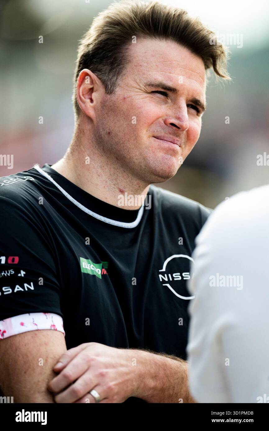 Cheste, Espagne. 29 octobre 2025. ROWLAND Oliver (gbr), Nissan Formula E Team, Nissan e-4ORCE 05, portrait lors des essais de pré-saison de Valence 2025 du Championnat du monde ABB FIA Formula E 2025-26, sur le circuit Ricardo Tormo du 27 au 31 octobre 2025 à Cheste, Espagne - photo Fabrizio Boldoni/DPPI crédit : DPPI Media/Alamy Live News Banque D'Images