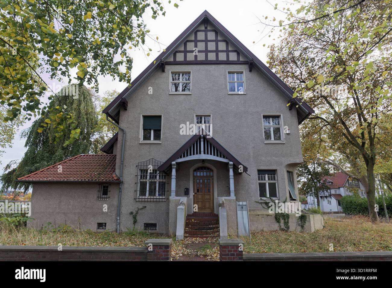 Villa historique pour les employés de l'ancien Krupp Huettenwerk Rheinhausen, Beamtensiedlung Bliersheim, Duisburg, région de la Ruhr, Rhénanie du Nord-Westphalie, GER Banque D'Images
