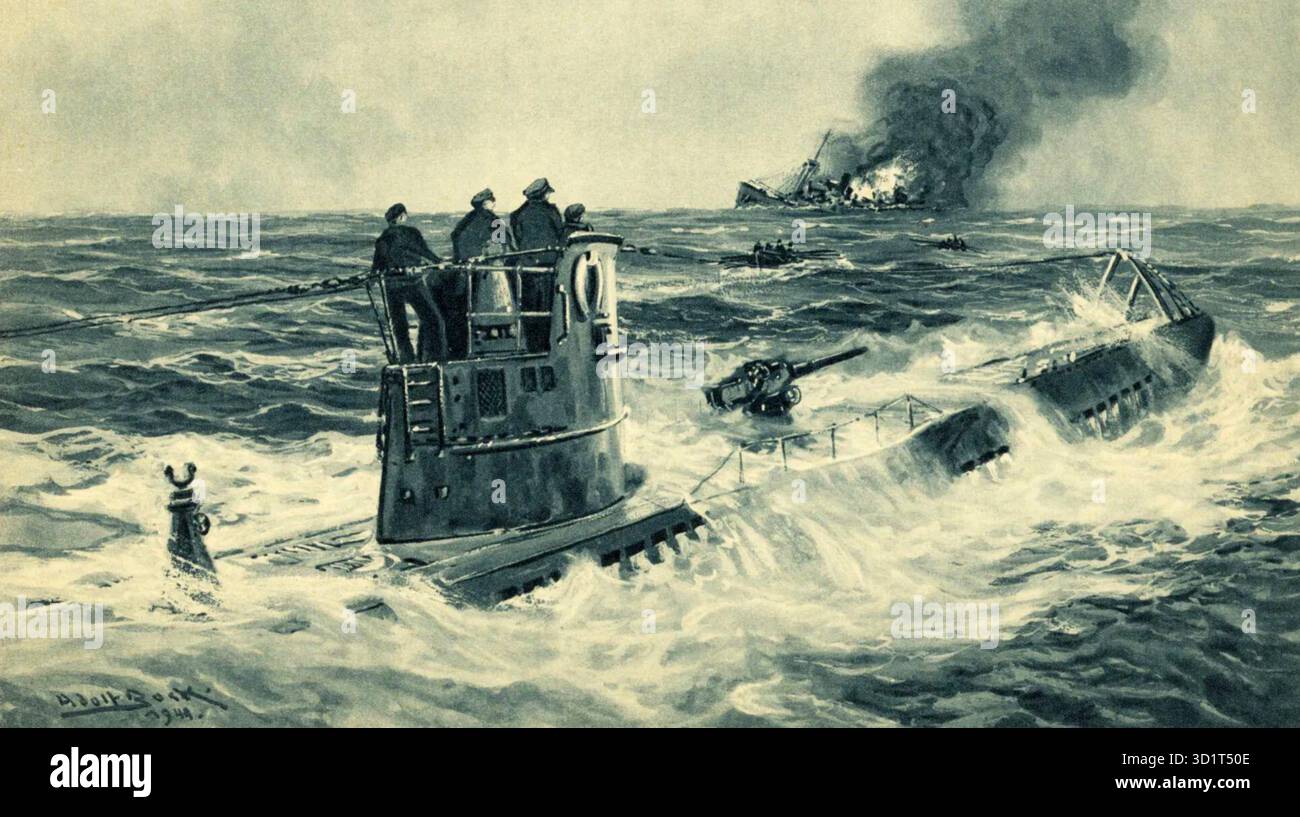 Équipage de U-boot ALLEMAND regardant le naufrage d'un navire britannique pendant la bataille de l'Atlantique dans la seconde Guerre mondiale. Certains survivants peuvent être vus dans de petits bateaux. Artiste inconnu. L'image reflète une image similaire de WW1 par l'artiste allemand Willy Stower Banque D'Images