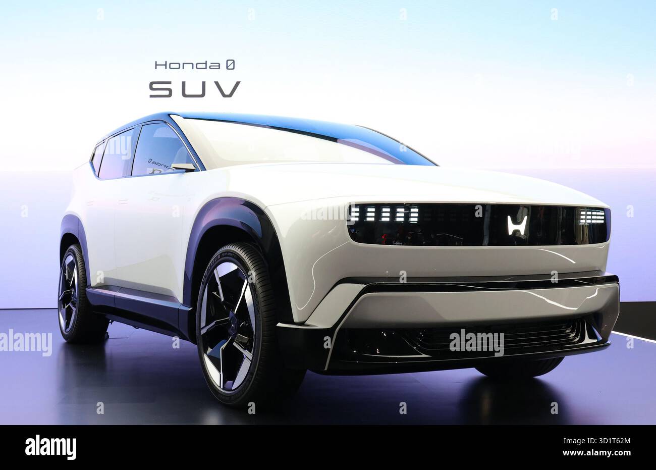 Tokyo, Japon. 29 octobre 2025. Le constructeur automobile japonais Honda Motor présente le modèle concept d'un véhicule électrique Honda 0 SUV lors d'un aperçu de presse du Japan Mobility Show 2025 à Tokyo le mercredi 29 octobre 2025. Japan Mobility Show 2025 se tiendra du 31 octobre au 9 novembre. (Photo de Yoshio Tsunoda/AFLO) Banque D'Images