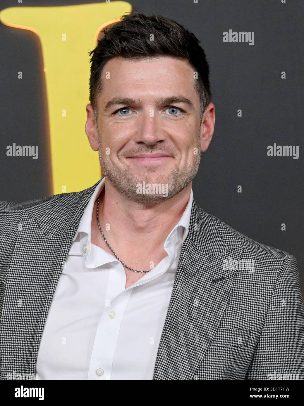 28 octobre 2025, Los Angeles, Californie, États-Unis : comédien américain, le scénariste et acteur MAX SILVESTRI assiste à l'événement « I Love LA » de HBO original, Red Carpet Premiere Event. (Crédit image : © Billy Bennight/ZUMA Press Wire) USAGE ÉDITORIAL SEULEMENT ! Non destiné à UN USAGE commercial ! Banque D'Images