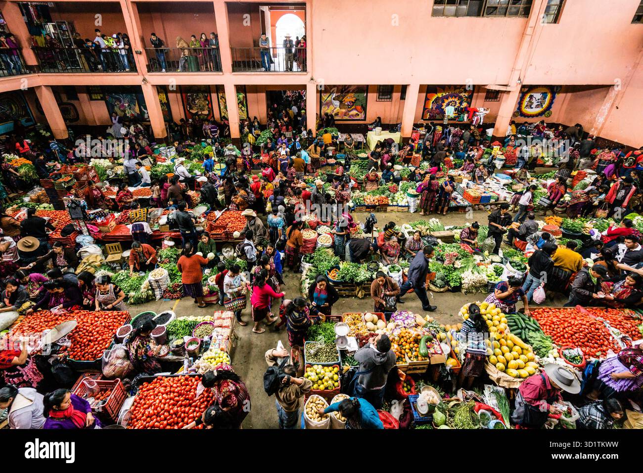 Le marché animé de Santo Tomas au Guatemala, en Amérique centrale Banque D'Images
