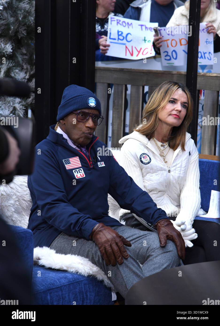29 octobre 2025, New York, NY, États-Unis : Al Roker et Savannah Guthrie célèbrent 100 jours avant les Jeux Olympiques de Milan. Tenue au Rockefeller Plaza à New York. Photo image Press/Zuma Press 29 octobre 2025. (Crédit image : © photo image Press via ZUMA Press Wire) USAGE ÉDITORIAL SEULEMENT ! Non destiné à UN USAGE commercial ! Banque D'Images