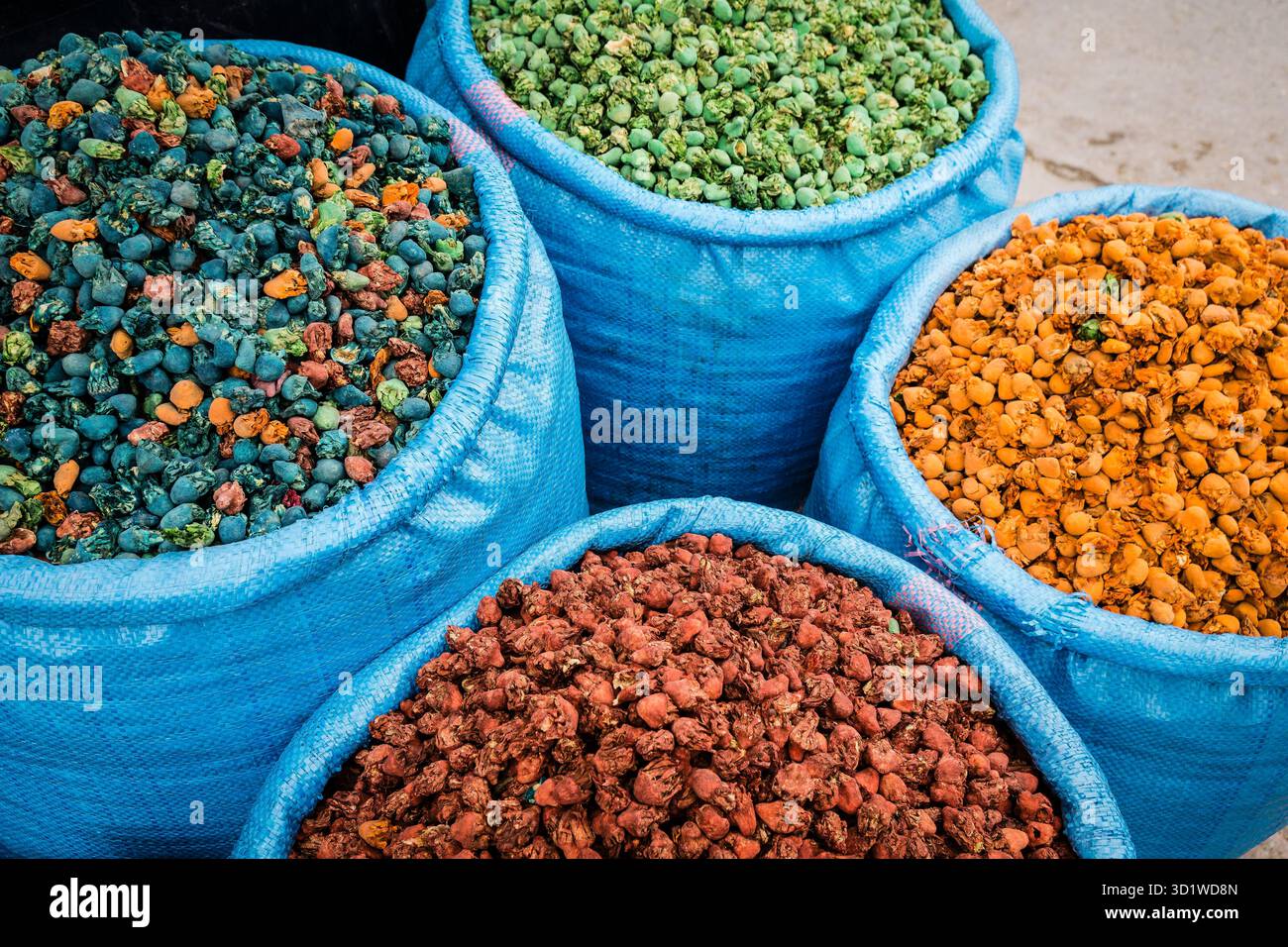 Encens aromatiques colorés, souk de Marrakech, Maroc, nord de l'Afrique, continent africain Banque D'Images