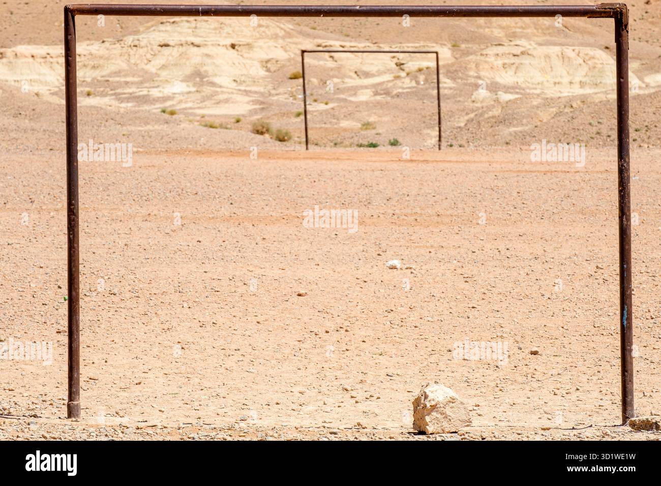Terrain de football, Tafilalet, vallée de la rivière Ziz, Maroc, Afrique Banque D'Images