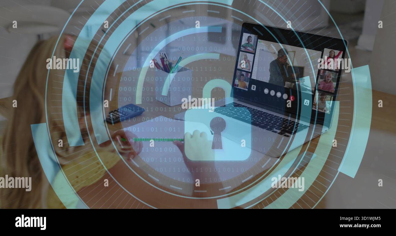 Dessiner la fille de l'école à l'aide d'un crayon de couleur sur un ordinateur portable au bureau du salon avec ordinateur portable, espace de copie Banque D'Images