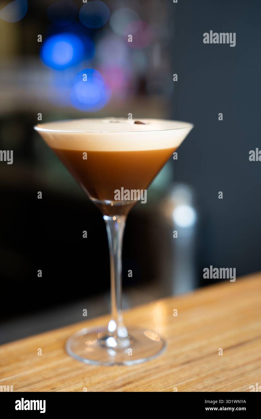 Gros plan sur le cocktail espresso Martini Banque D'Images