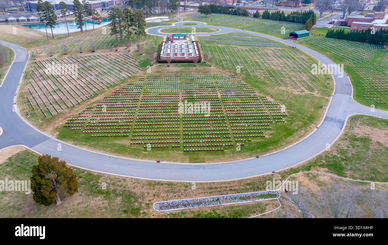 Vue calme sur un cimetière militaire américain célébrant la fierté nationale Banque D'Images
