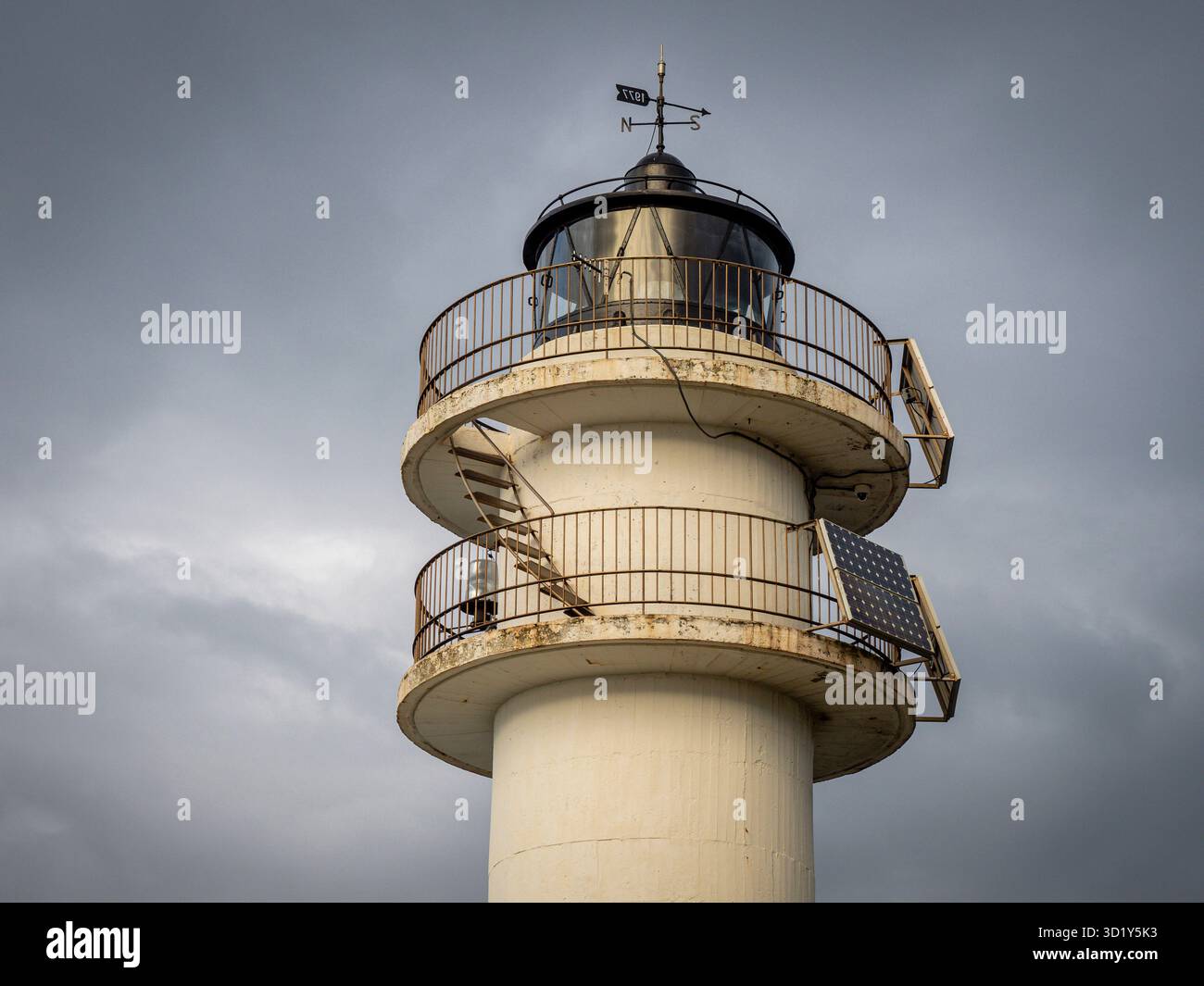 Phare de Punta Roncadoira au coucher du soleil, Xove, Galice, Espagne Banque D'Images