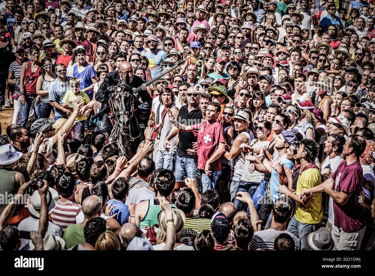 Jeux PLA, galoping cavaliers, festival Sant Joan. Ciutadella. Minorque, Îles Baléares, Espagne Banque D'Images