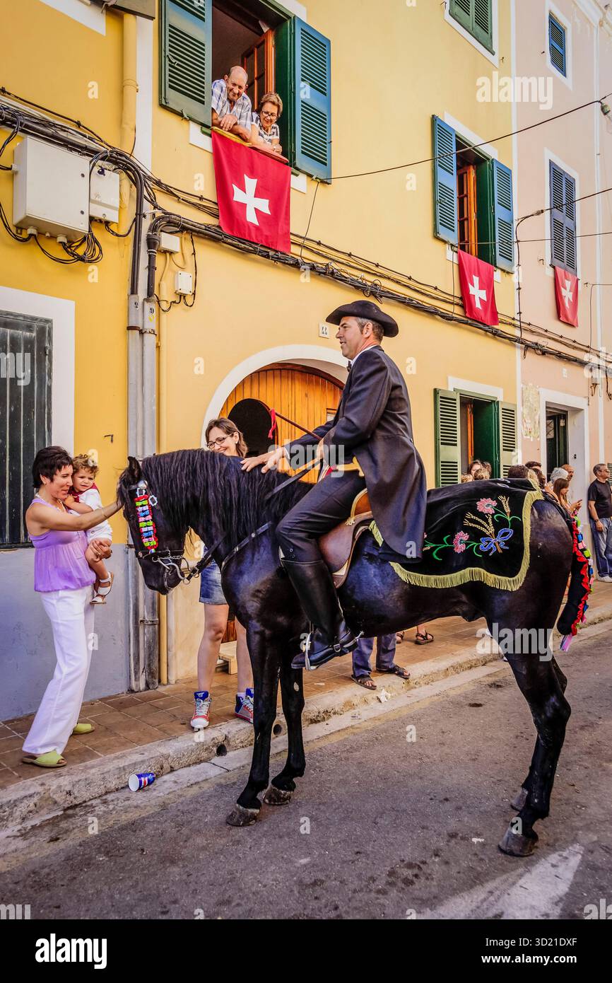 Chevaux dansants, Caragol de Santa Clara, festival de Sant Joan. Ciutadella. Minorque, Îles Baléares, Espagne Banque D'Images