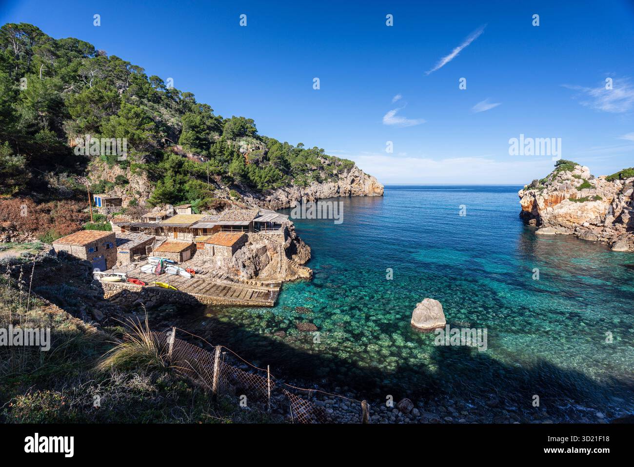 Crique de Deia et vieux port de pêche, Deia, zone naturelle de la Serra de Tramuntana., Majorque, Îles Baléares, Espagne Banque D'Images
