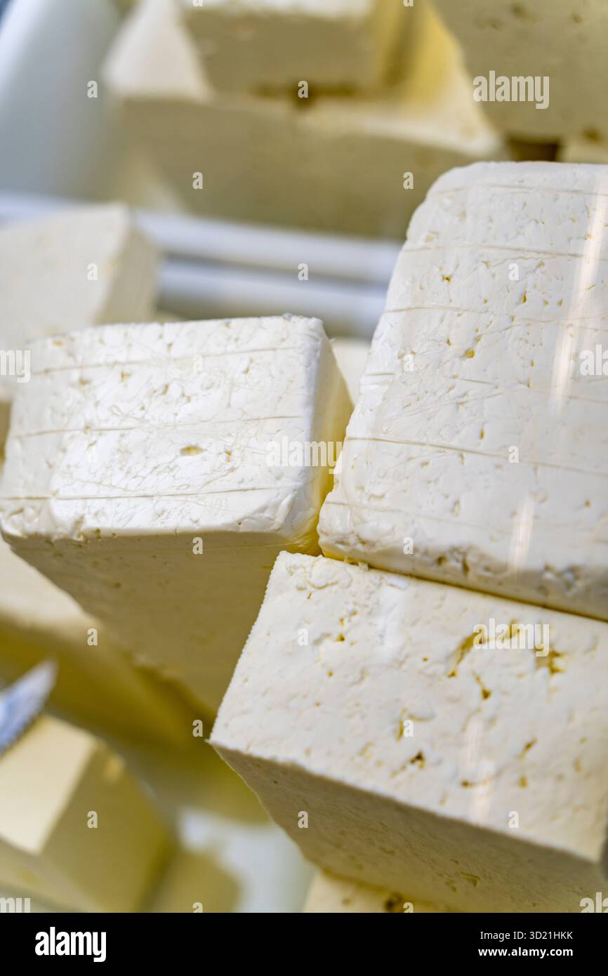 Magasin de fromage et de yaourt, marché des femmes, Sofia, République de Bulgarie, Europe Banque D'Images