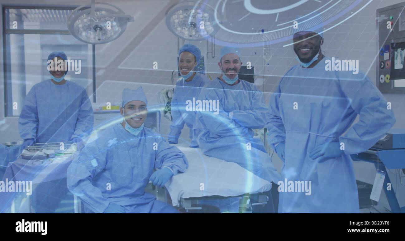 Équipe chirurgicale debout portant des blouses bleues examinant la table d'opération à l'hôpital, avec recouvrement AR Banque D'Images