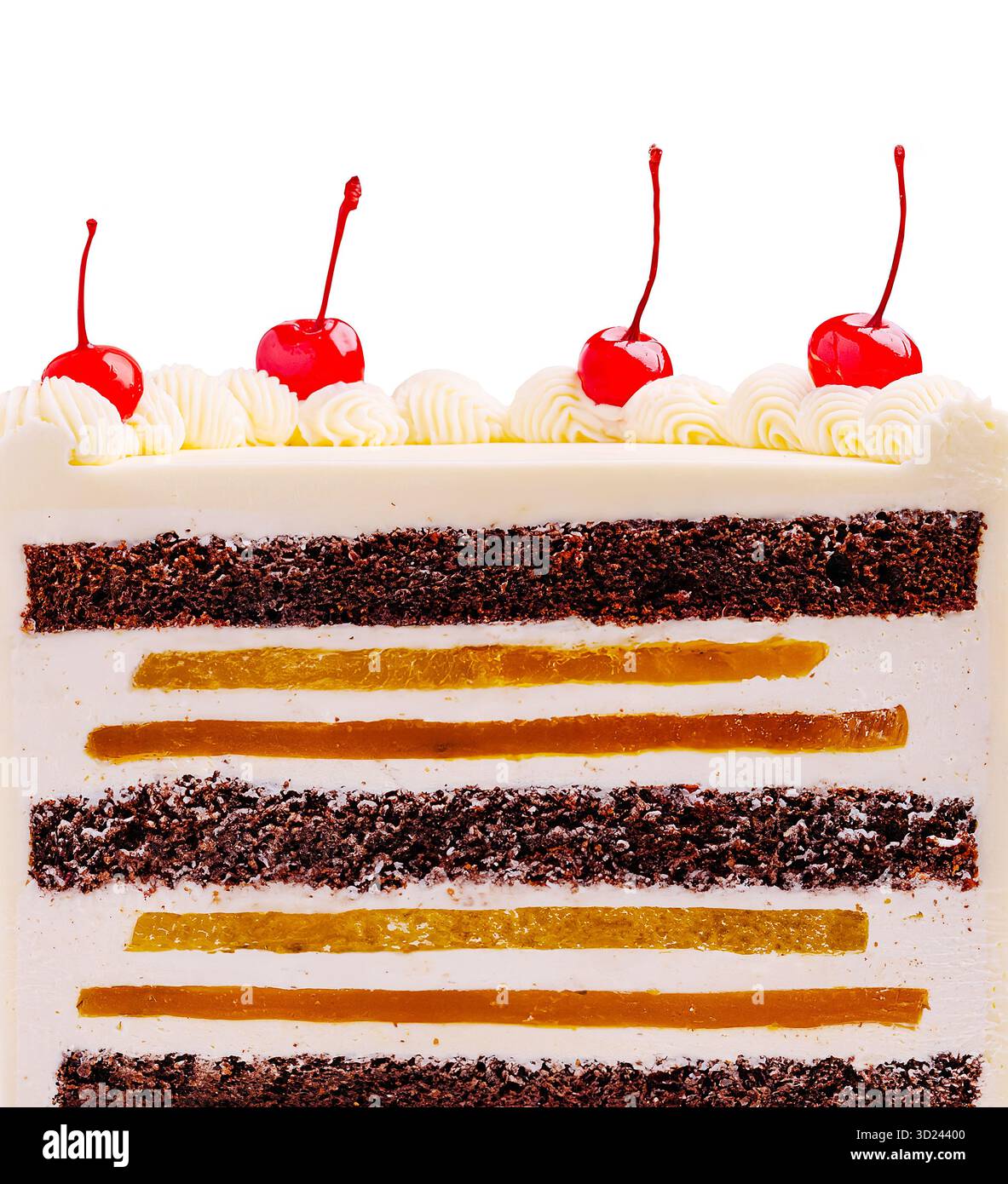 Gâteau au chocolat en couches avec des cerises sur le dessus dans un cadre lumineux Banque D'Images