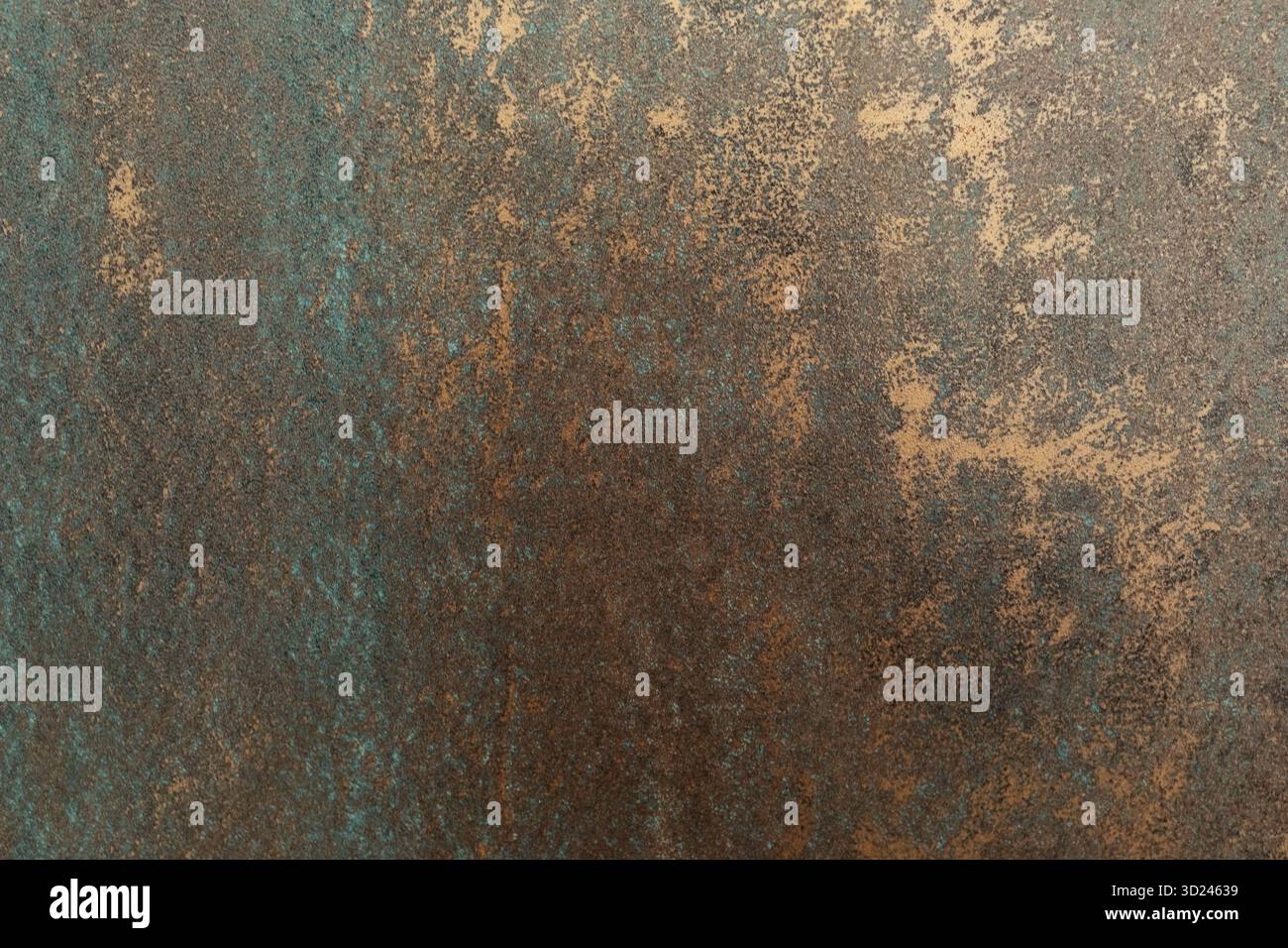 Surface texturée avec des tons terreux et des notes de bleu provenant du processus naturel d'altération et de vieillissement Banque D'Images