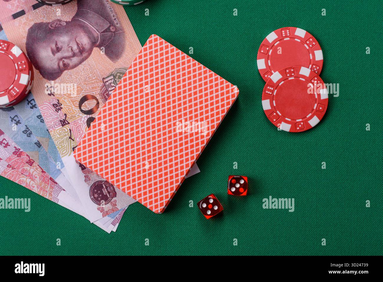Jeu de casino en Chine, yuan argent, jetons, cartes. Jeux d'argent dans les casinos en Chine Banque D'Images